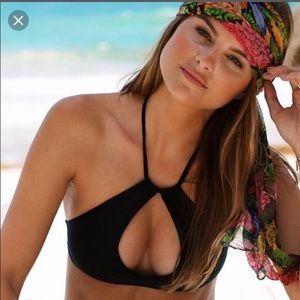 Bettinis keyhole bikini top